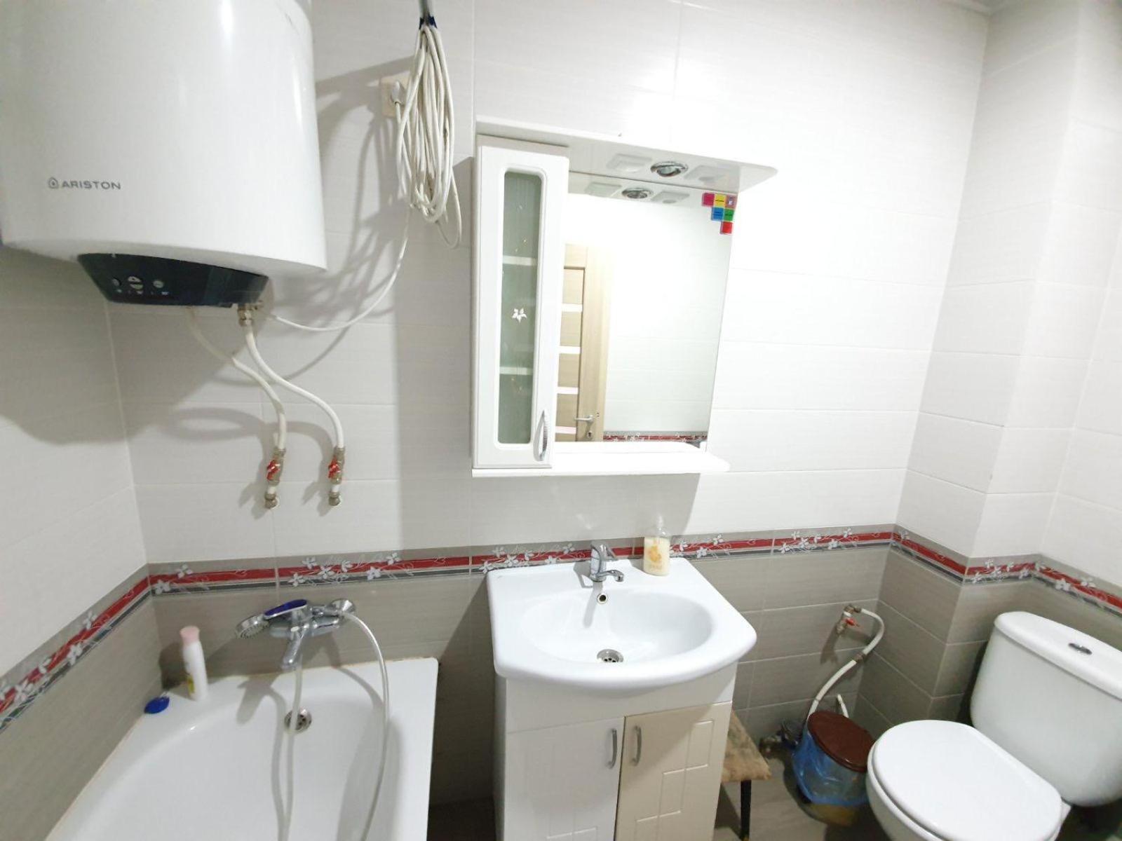 Tourist Home At Stefan Cel Mare With 2 Rooms Chisináu Exterior foto