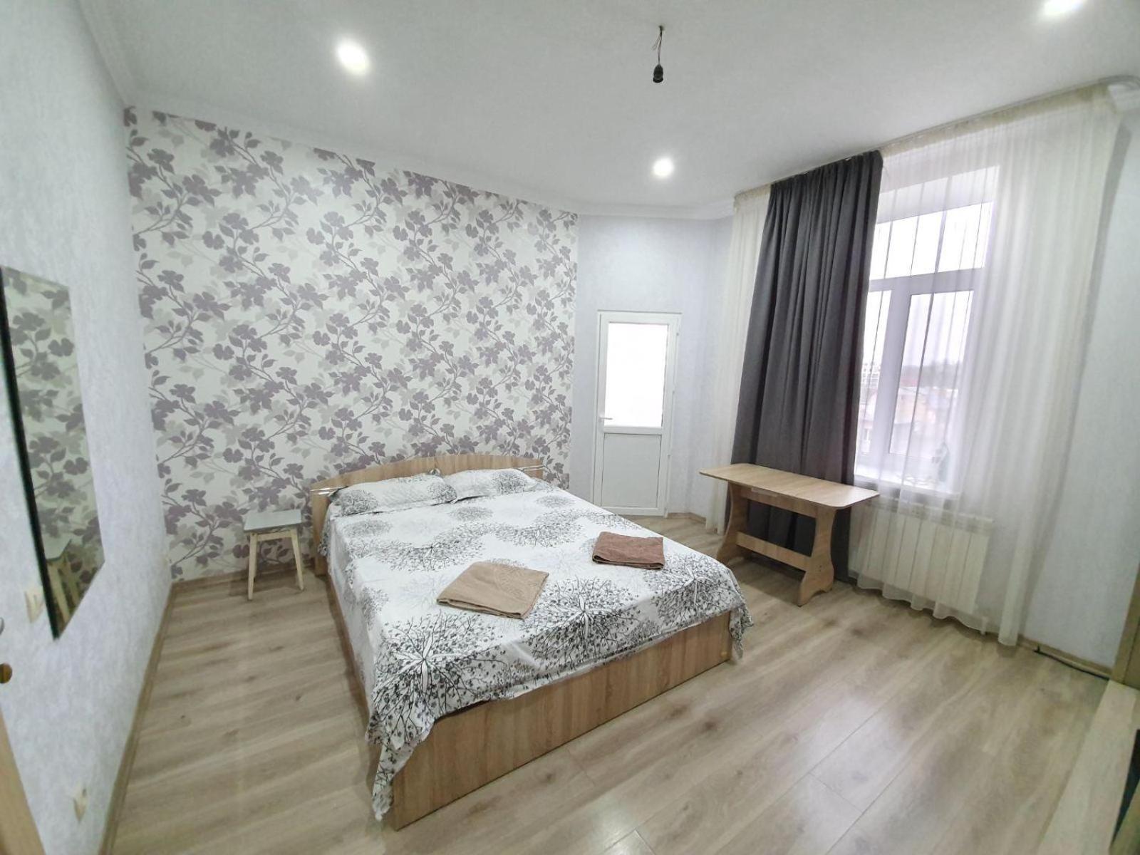 Tourist Home At Stefan Cel Mare With 2 Rooms Chisináu Exterior foto
