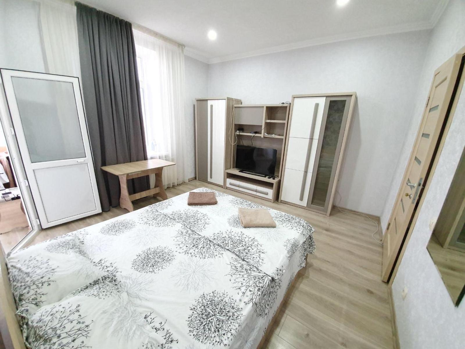 Tourist Home At Stefan Cel Mare With 2 Rooms Chisináu Exterior foto
