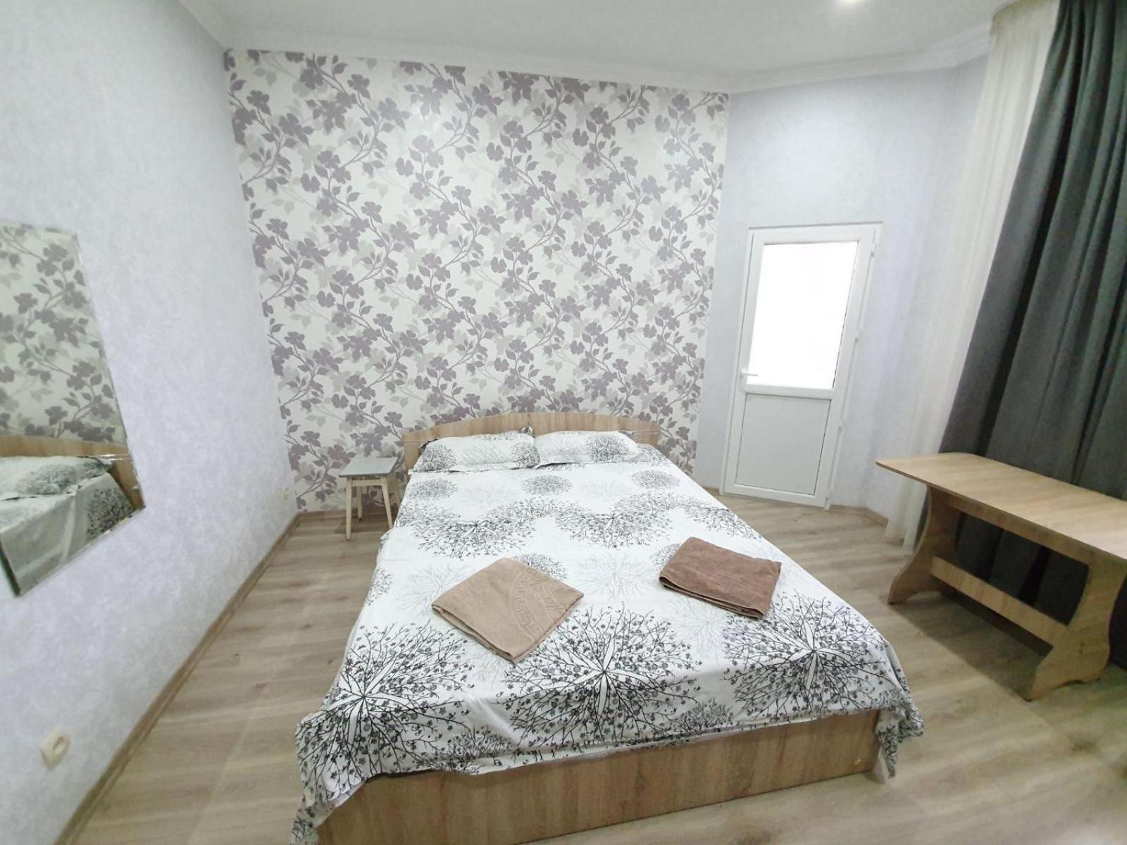 Tourist Home At Stefan Cel Mare With 2 Rooms Chisináu Exterior foto